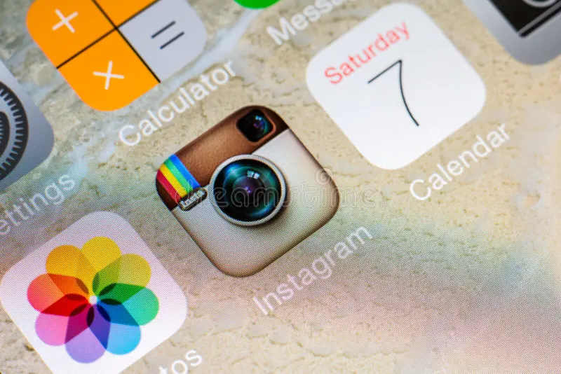 Instagram online filtering: Real-time interaction increases follower engagement